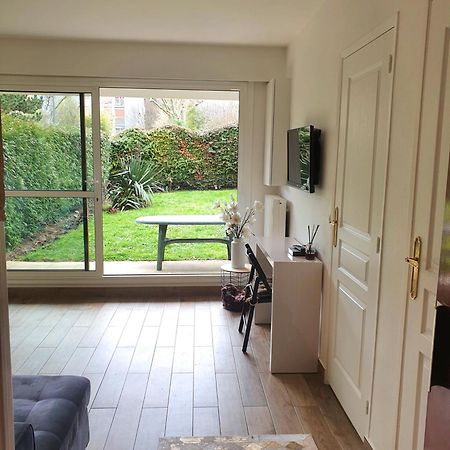 Appartement Avec Jardin Prive - 2 A 4 Voyageur Chaville Kültér fotó