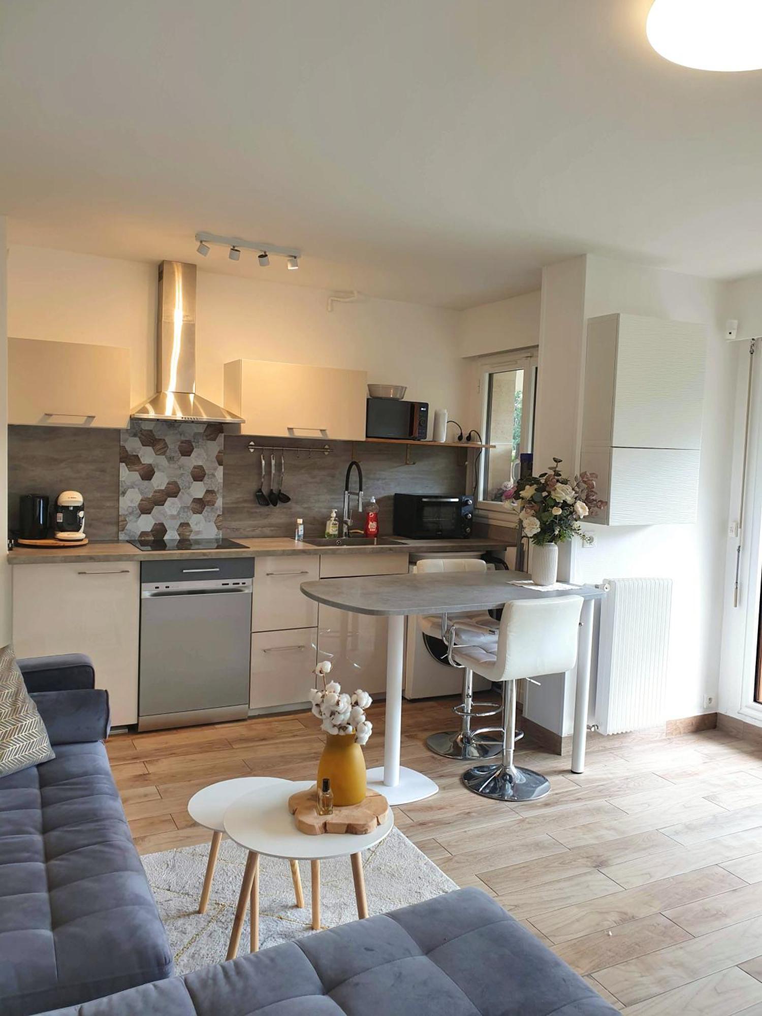 Appartement Avec Jardin Prive - 2 A 4 Voyageur Chaville Kültér fotó