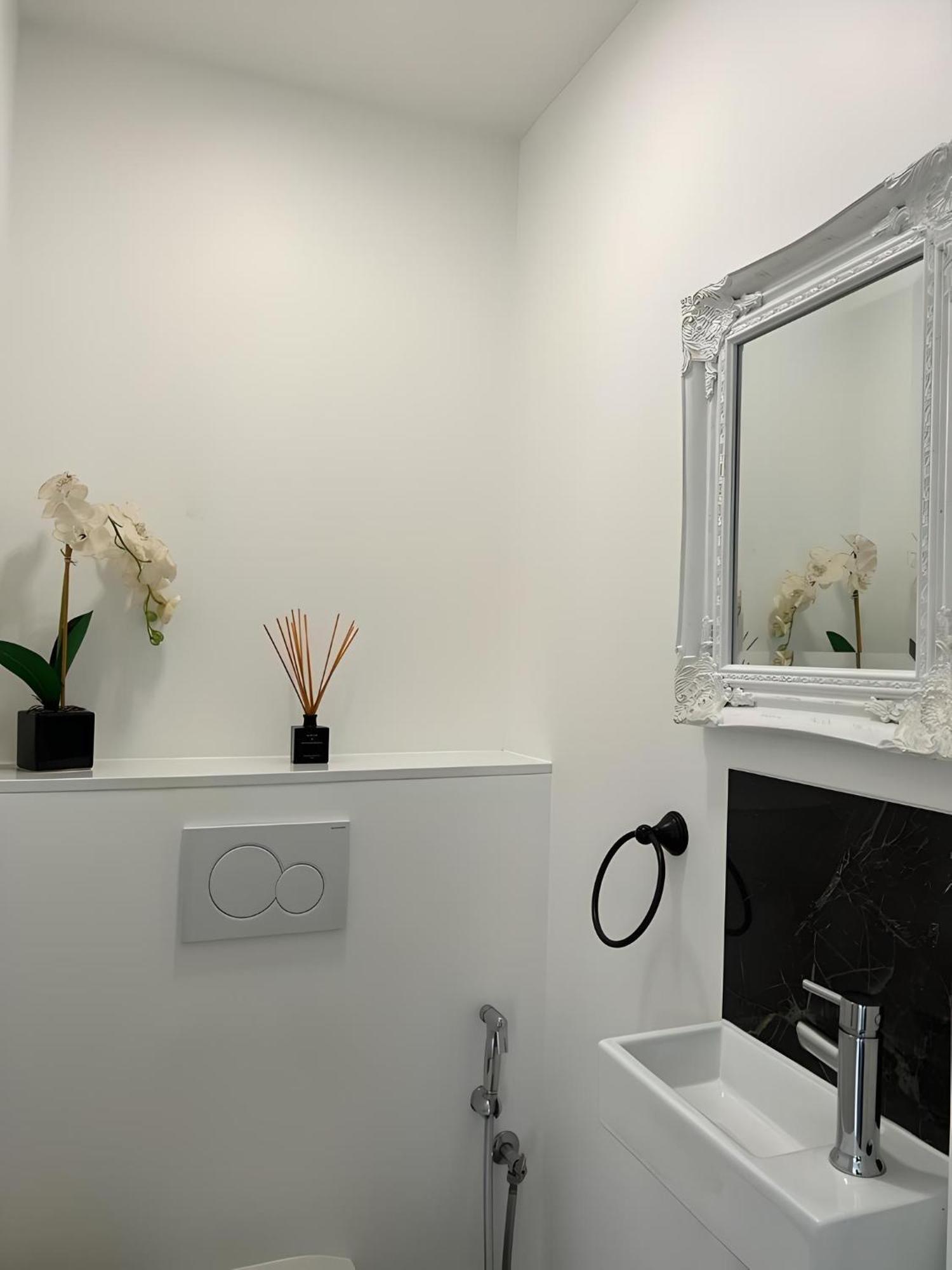 Appartement Avec Jardin Prive - 2 A 4 Voyageur Chaville Kültér fotó