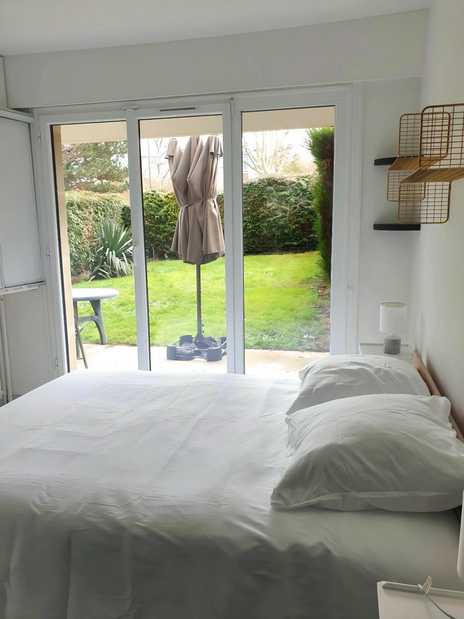 Appartement Avec Jardin Prive - 2 A 4 Voyageur Chaville Kültér fotó