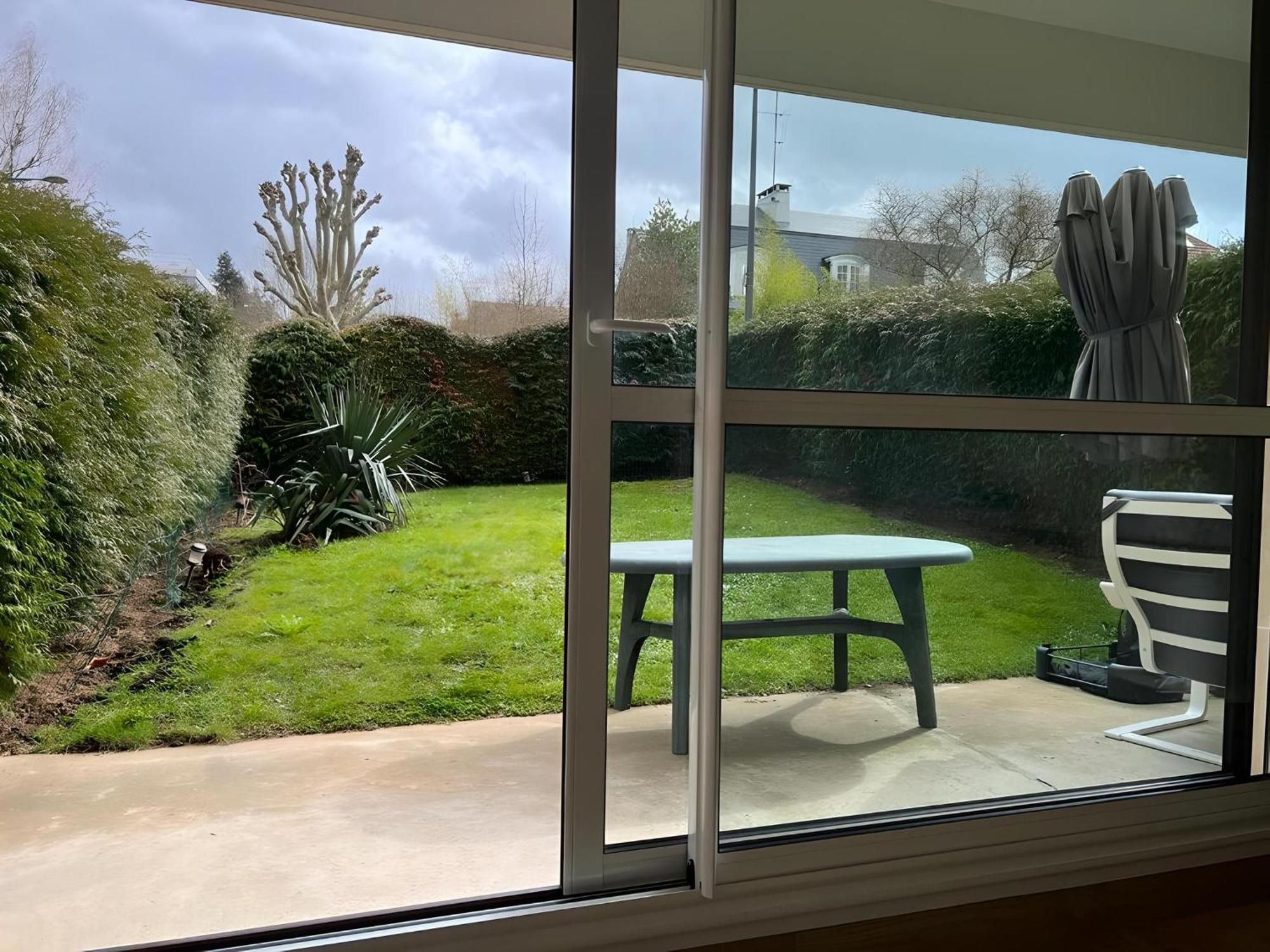 Appartement Avec Jardin Prive - 2 A 4 Voyageur Chaville Kültér fotó
