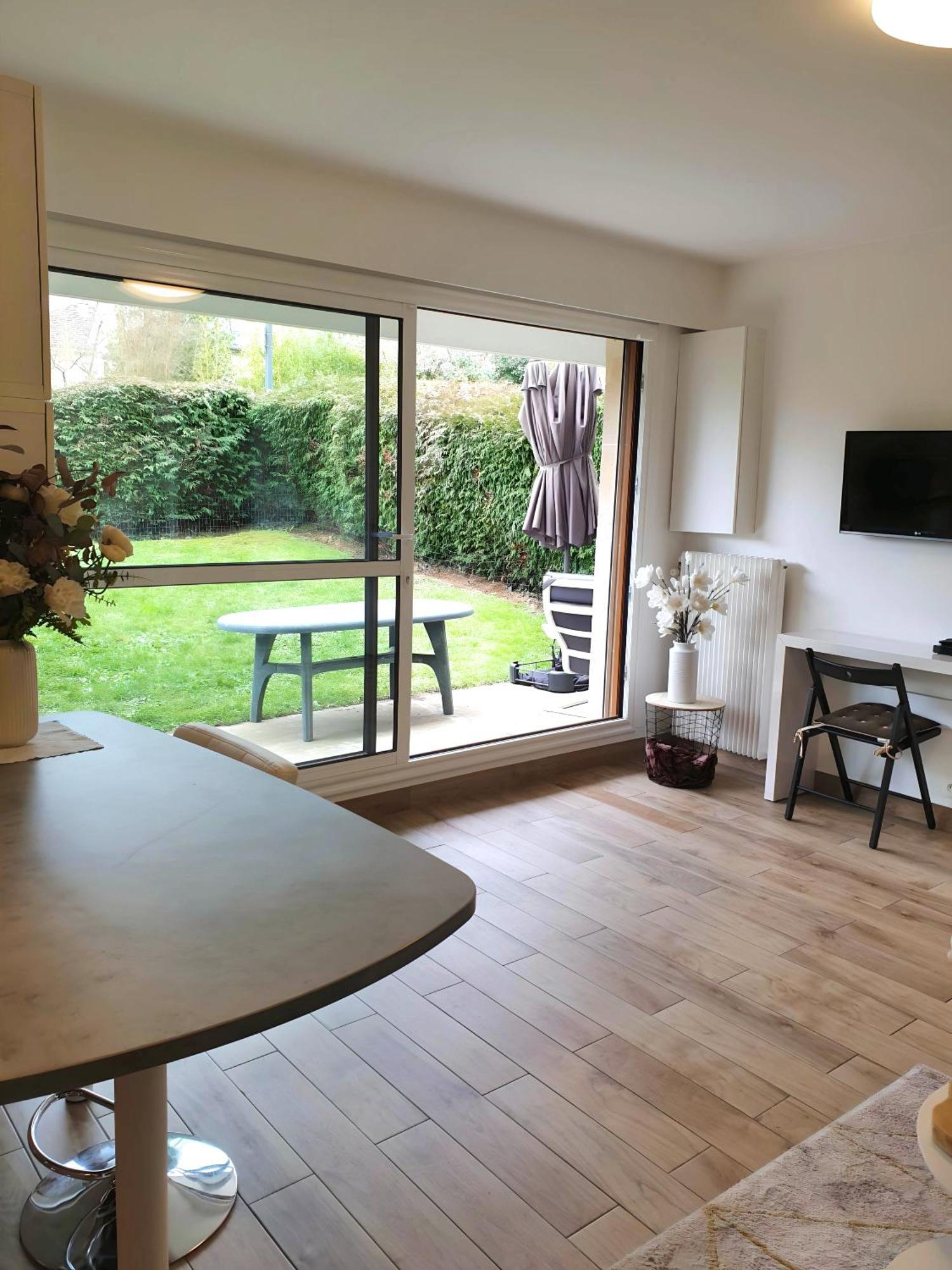 Appartement Avec Jardin Prive - 2 A 4 Voyageur Chaville Kültér fotó