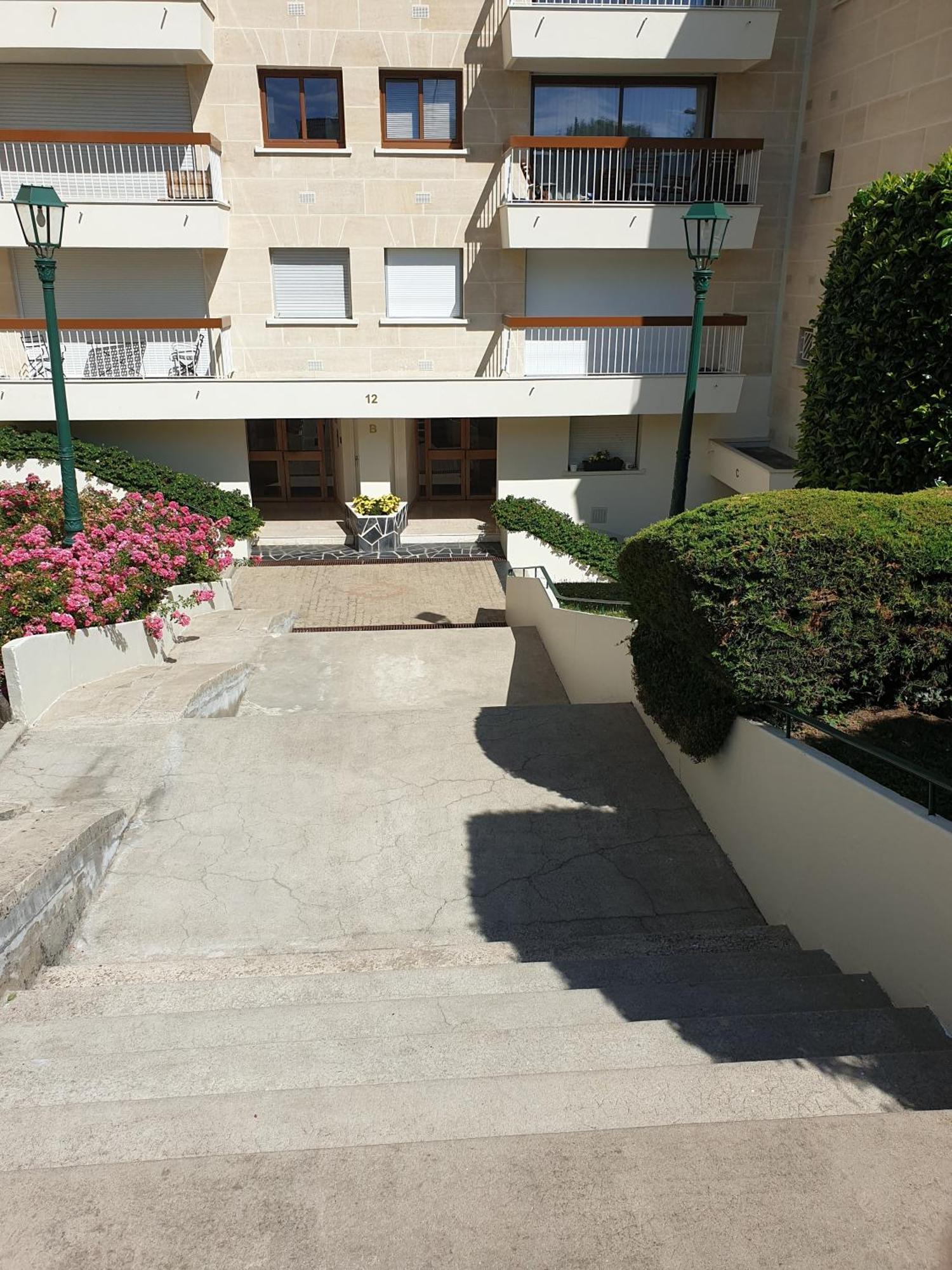 Appartement Avec Jardin Prive - 2 A 4 Voyageur Chaville Kültér fotó
